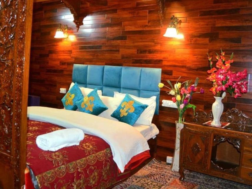 New Lakes Crown Group Of Houseboats Srinagar  Room photo